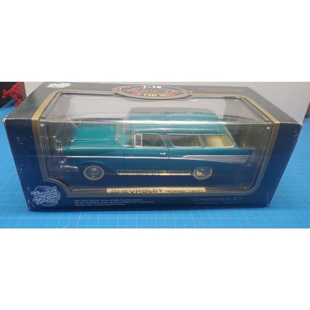 Road Tough 1/18 1957 Chevrolet Nomad Boxed